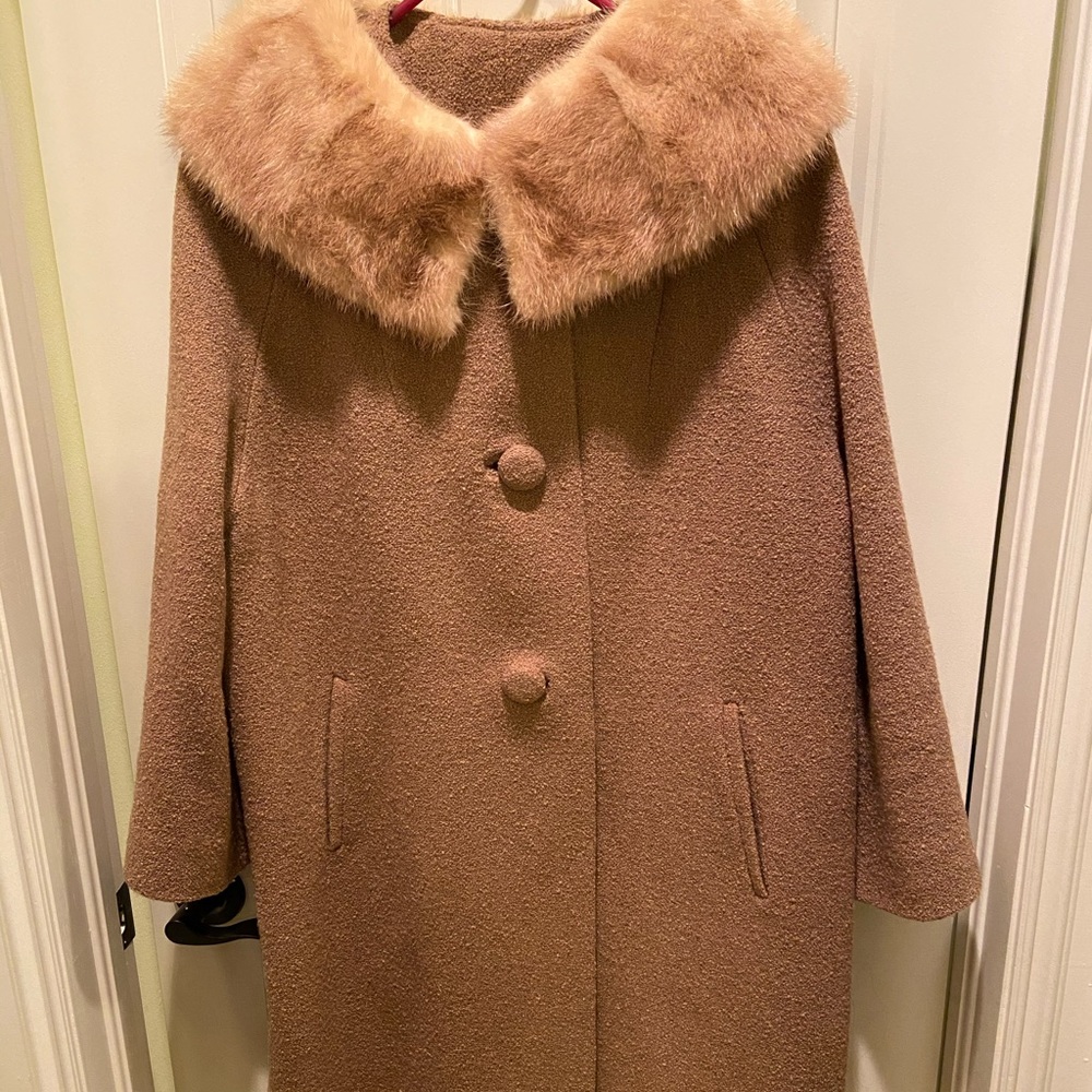 Vintage 1950’s Brown Car Coat With Fur Collar